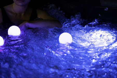 Lampă LED plutitoare THUNDER