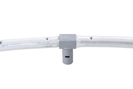 Conector metalic în formă de T pentru cadru