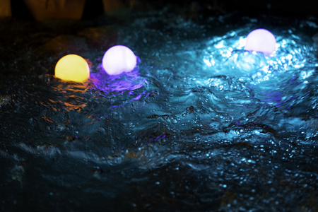Lampă LED plutitoare THUNDER